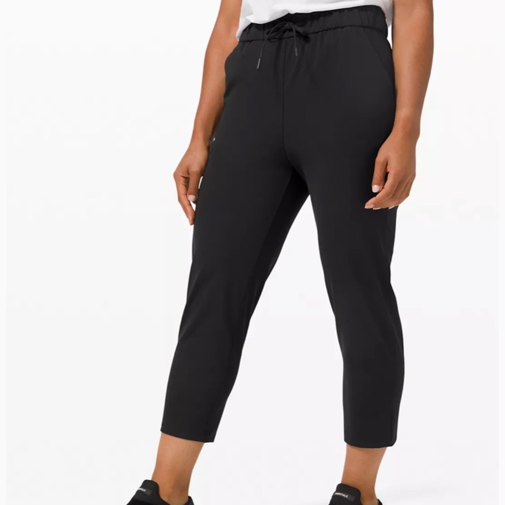 Lululemon High Rise Crop 23”